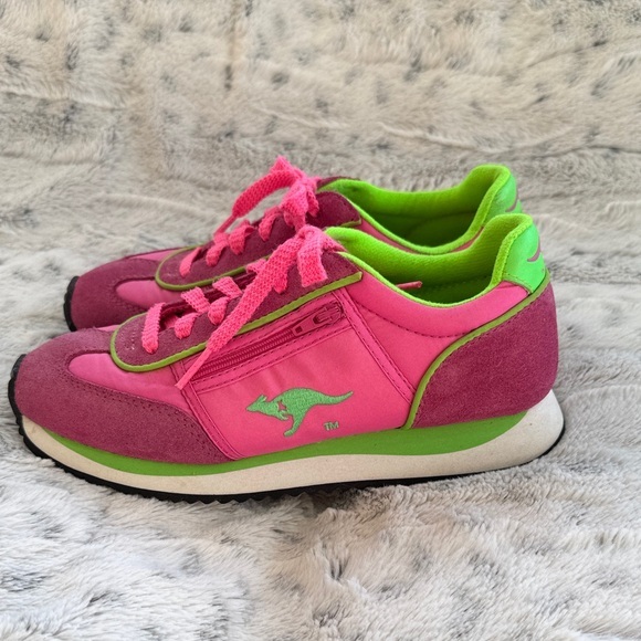 kangaROOS Shoes - 80’s retro kangaROOS Women's Vibrant Pink and Lime Sneakers size 6